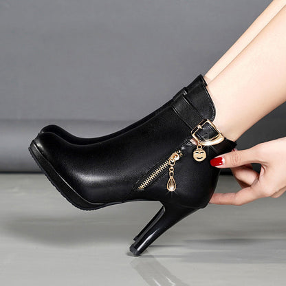 Midnight Gloss – Heeled Boots