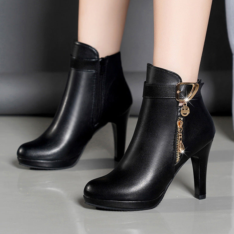 Midnight Gloss – Heeled Boots