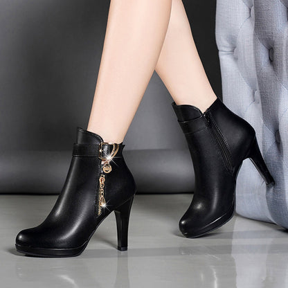 Midnight Gloss – Heeled Boots
