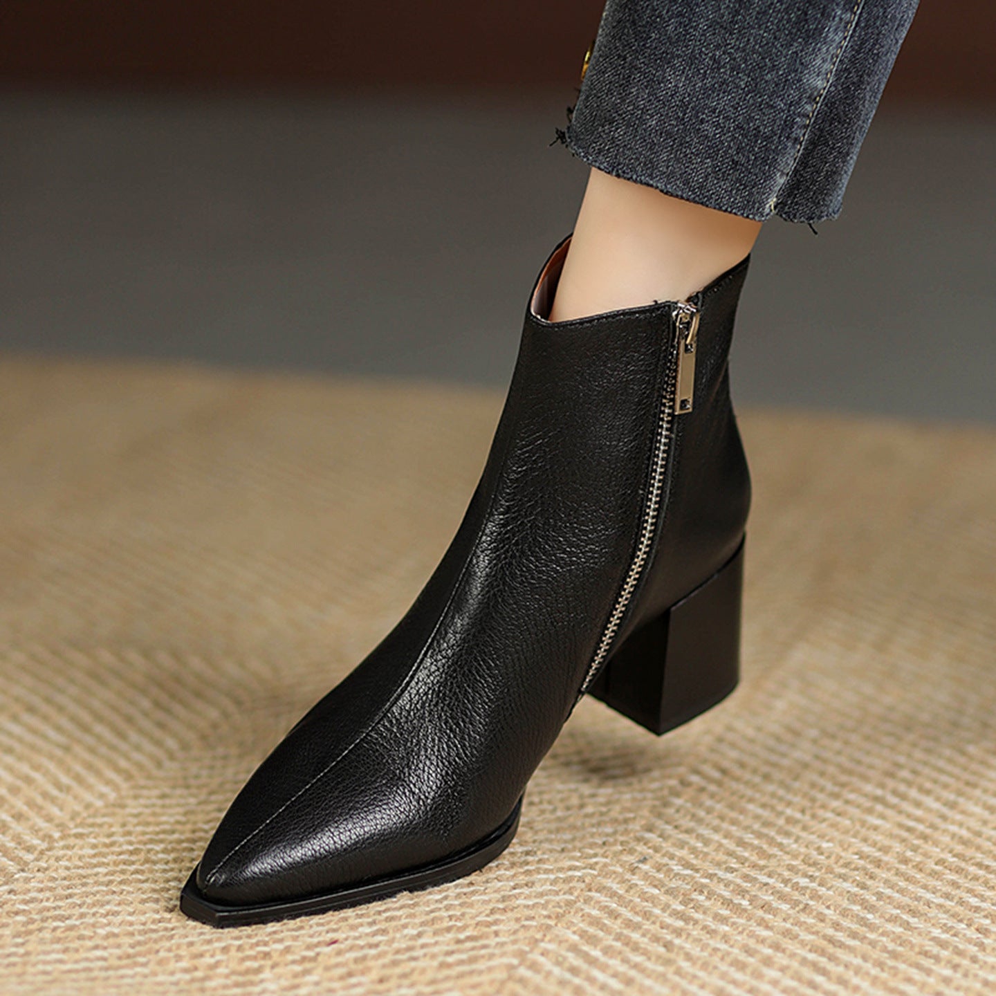 Autumn And Winter Women's Simple Leather Boots